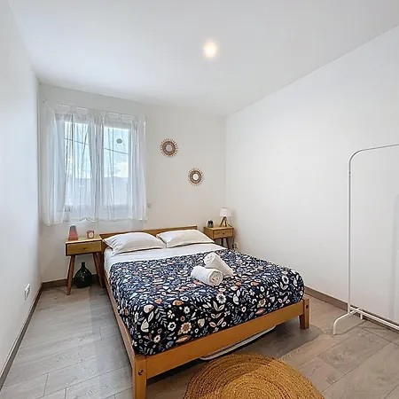 6 Personnes Avec Garage Apartmán *